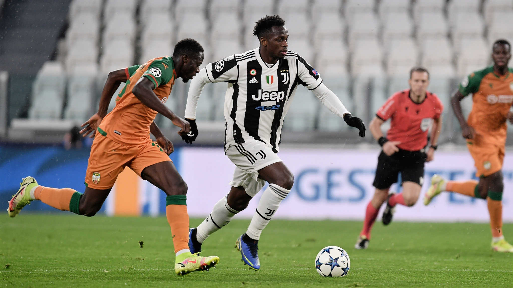 在近40度高温下,尤文4-1力克非洲冠军,5000万欧元新星两度破门 与他们展开较量的是一直备受瞩目的非洲冠军。他们凭借